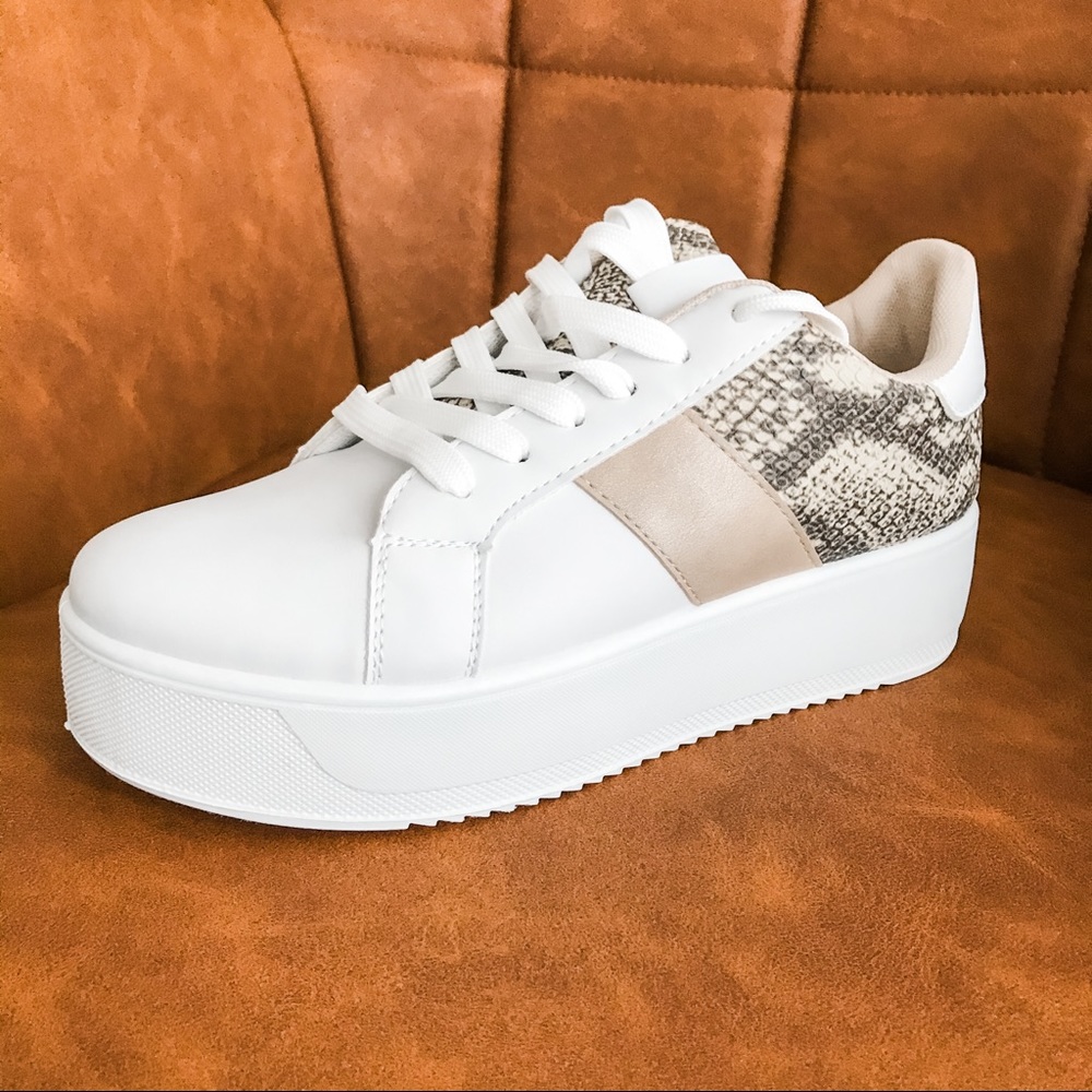 LAST PAIR! š 5āļø Snakeskin Platform Animal S⦠- Picture 6 of 8